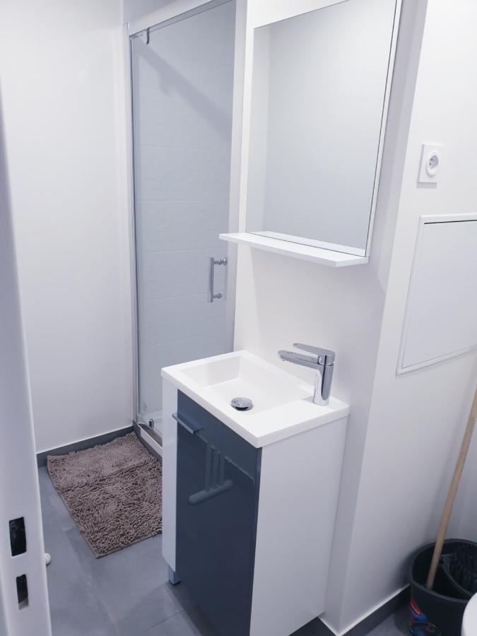 Big Flat Sea Vieuw 95 M2 5 Rooms Near Airport 5 Min Train 3 Min And Tram On Site, Beach 7 Min, 2 Showers And 2 Toilets , Neuf Grand Appartement 95 M2 5 Chambres Proche Aeroport 5 Min Train 3 Min Et Tramway Sur Place, Plage 7 Min 2 Douches Et 2 Wc Vue Ницца Экстерьер фото