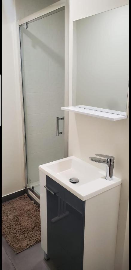 Big Flat Sea Vieuw 95 M2 5 Rooms Near Airport 5 Min Train 3 Min And Tram On Site, Beach 7 Min, 2 Showers And 2 Toilets , Neuf Grand Appartement 95 M2 5 Chambres Proche Aeroport 5 Min Train 3 Min Et Tramway Sur Place, Plage 7 Min 2 Douches Et 2 Wc Vue Ницца Экстерьер фото